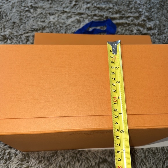 Louis Vuitton empty box with dust bag and paper bag. - Picture 5 of 6